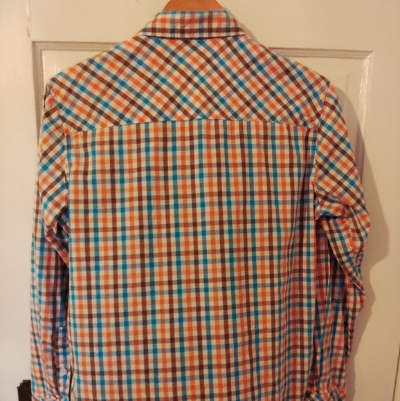Rvca button down x small. orange blue and brownish where the 2 colors meet. - Picture 4 of 5